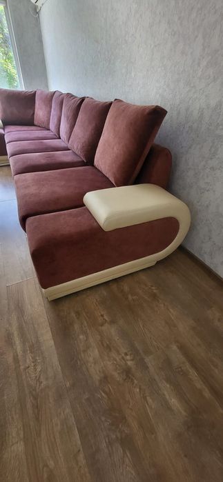 Диван (уголок отдыха)