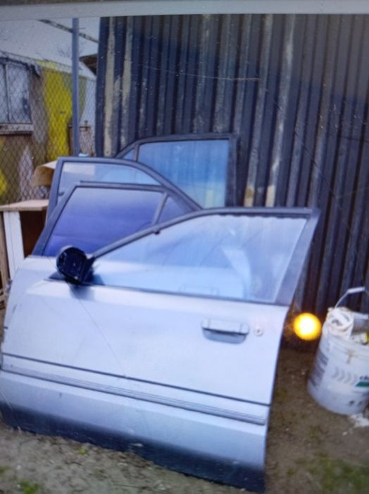 Запчасти продам на мазду 323