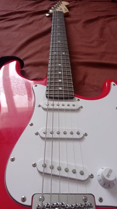 Squier Stratocaster + комбик + процессор