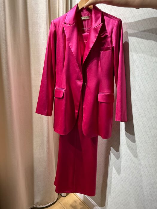 Продам вечерние наряды