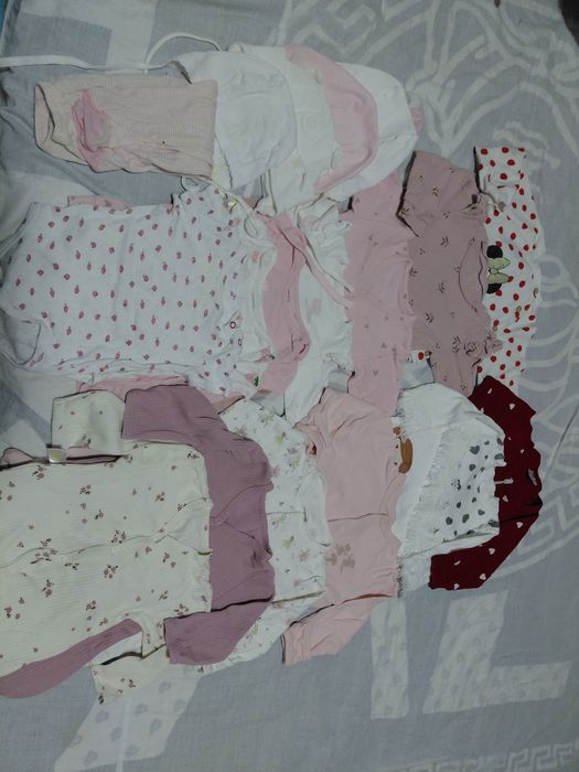 Продам за  смешную цену вещи для девочки до годикаа