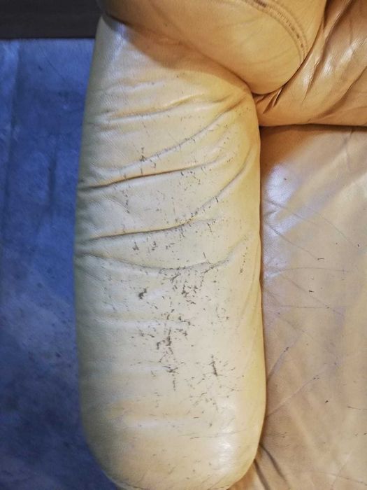 Продам диван кожанный