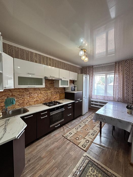 Сдам посуточно коттедж