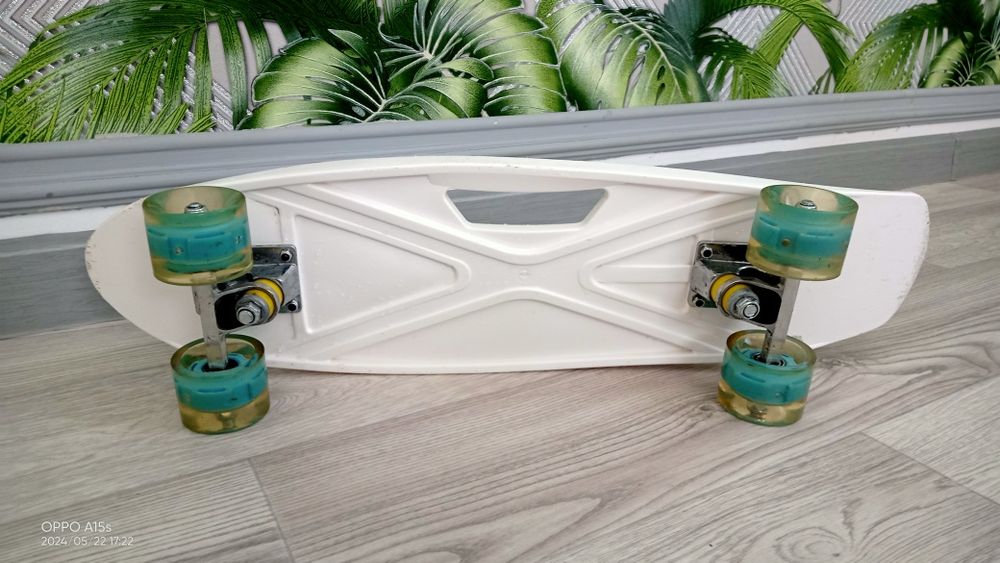 Скейтборд доска.