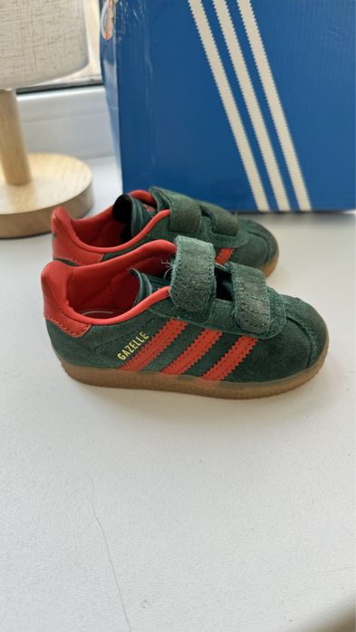 Кроссовки детские