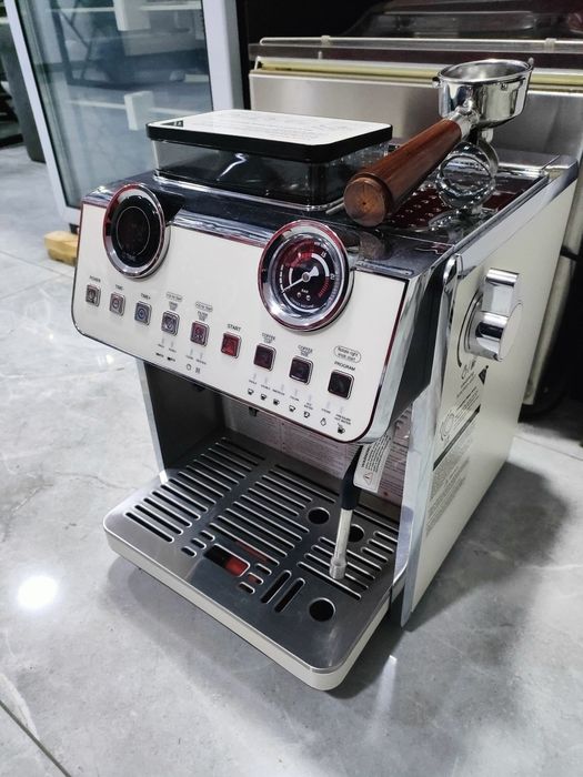 Кофемашина срочно продам