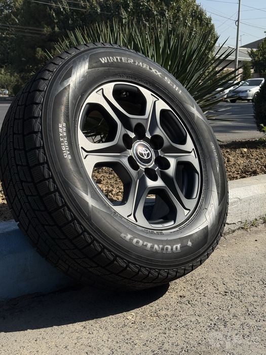 Оригинальные диски Toyota R18 с резиной Dunlop и датчиками
