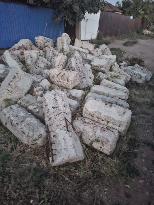 Продам фундаментные блоки,самовывоз, недорого,штук 50