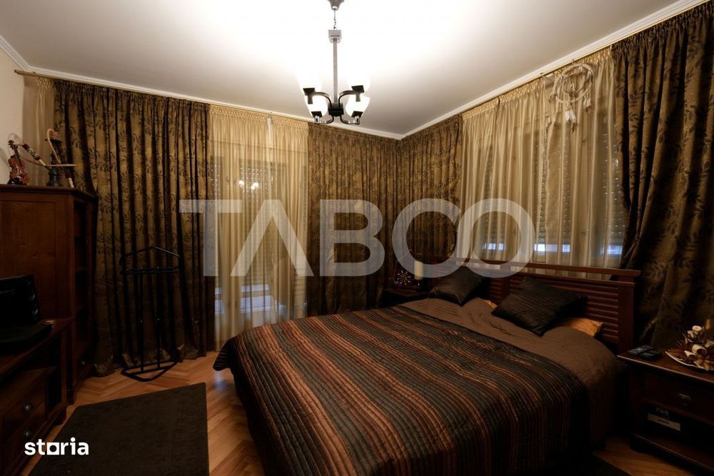 Casa individuala de vanzare cu 5 camere 2 balcoane zona Centrala