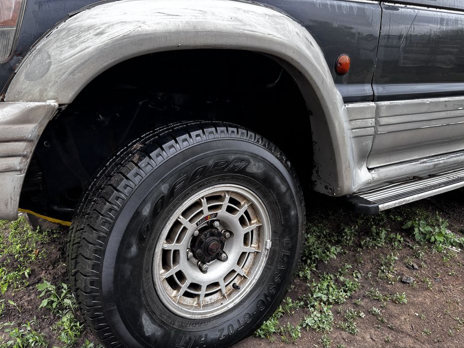 Mitsubishi Pajero 2