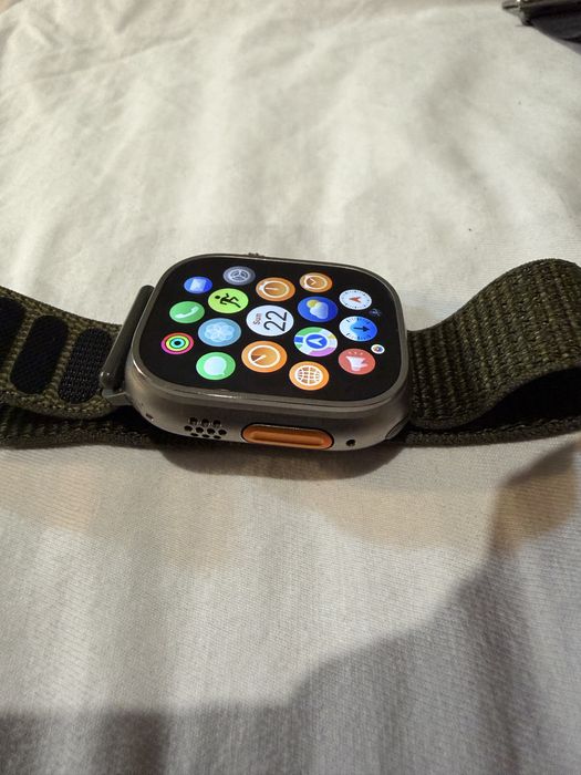 Apple Watch Ultra 2 49mm Titanium – като нов, пълен комплект