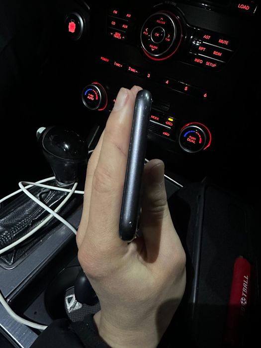 Iphone 11 128gb 81% akb