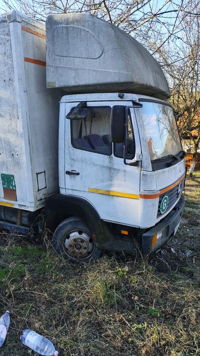 Vînd camion Mercedes atego an 1997 cu lift  și cameră extracție  64 la