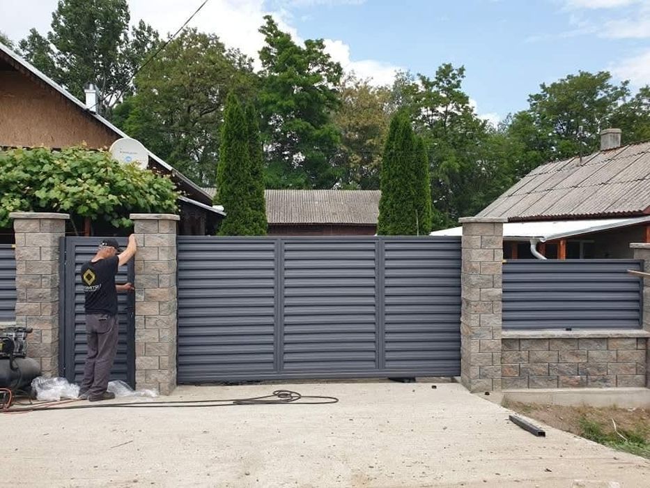 Garduri din panou stil jaluzele, din sipca metalica, tabla, plasa, BCA