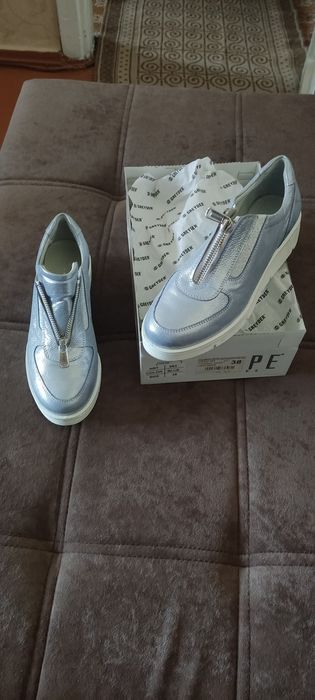 Кросовки , ботинки