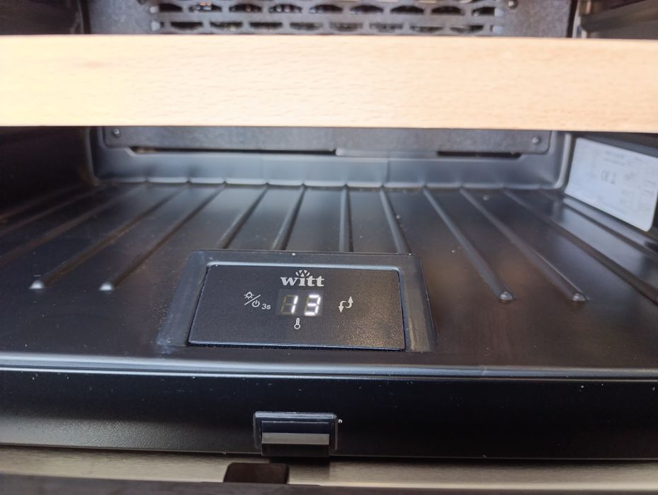 Нова!!! Витрина Охладител Witt  за вино и други