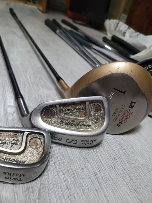 Продаю элитный комплект гольфа Honma Twin Marks+Драйвер Titanium,сумка