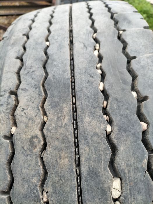 De vînzare 4 anvelope 295/80 R 22,5 fabricație 2015 ,uzate 20 la sută.