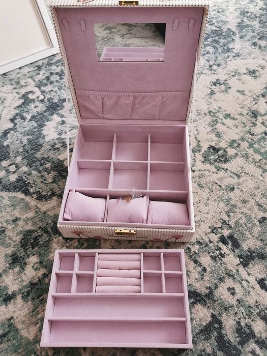 Шкатулка для украшений