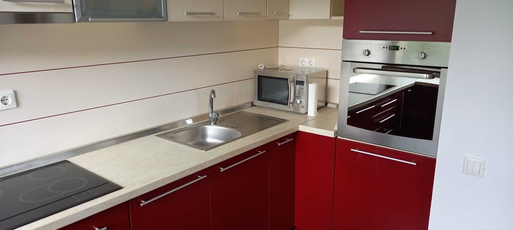 Proprietar – 2 camere, balcon generos și parcare privată