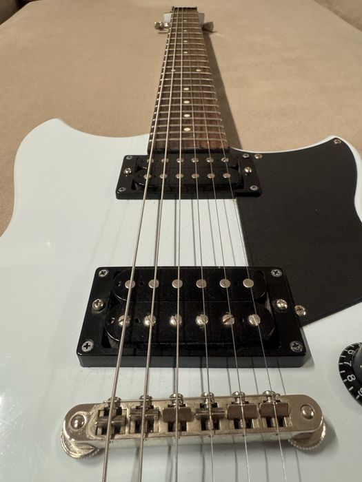Электрогитара Yamaha RS320