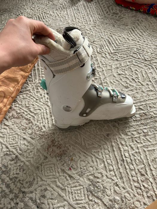 Ботинки для лыжи