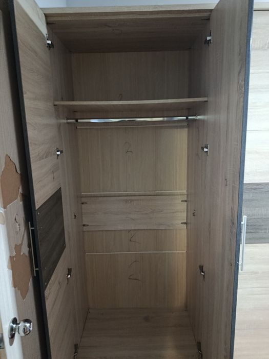 Продам шкаф с зеркалом