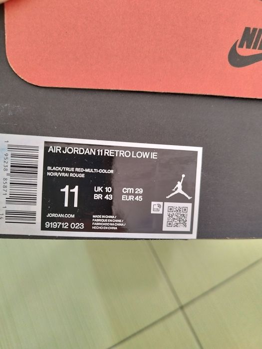 Jordan 11 Retro din piele