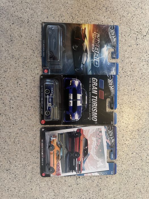 Продам модели hot wheels