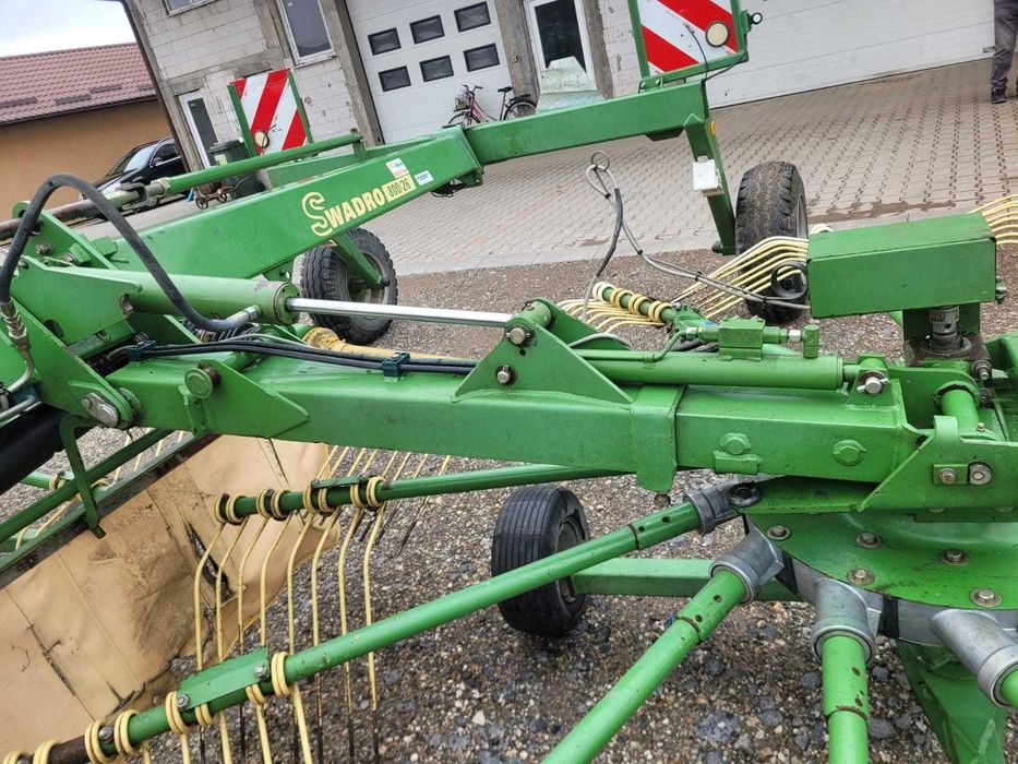 Greblă de adunat fan dublu Krone