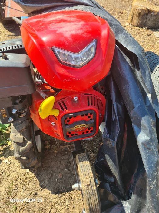 Vind motocultor cu remorca și  toate uneltele