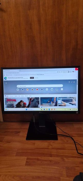 LG 24” inch 24BL450Y-B Full HD IPS Monitor PC desktop calculator