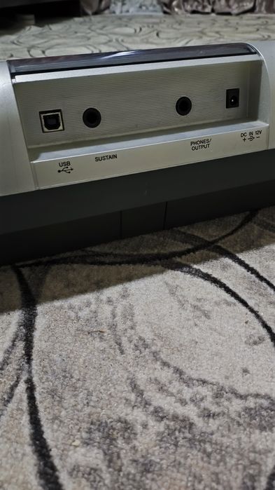 Продам синтезатор YAMAHA psr 403.