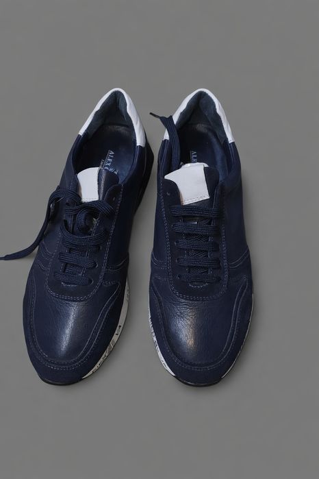 Кроссовки кожанные