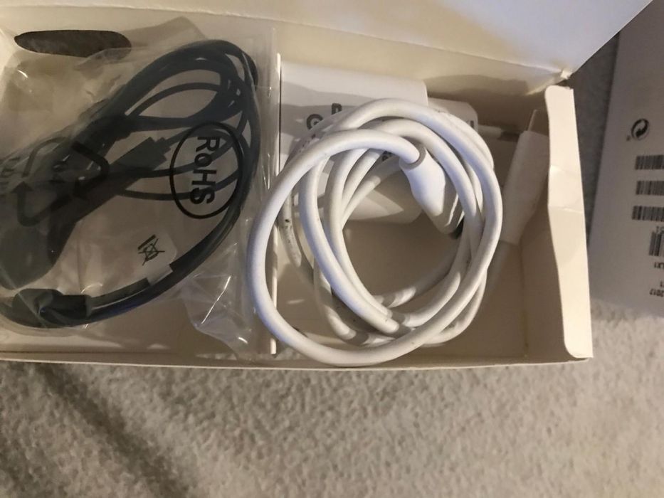 Casti huawei si incarcator nou P9 Lite