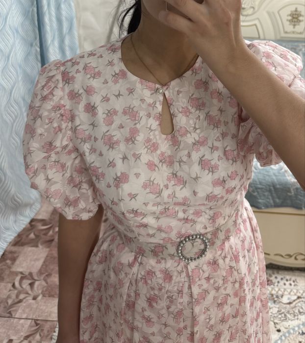Розовое платье с цветочками