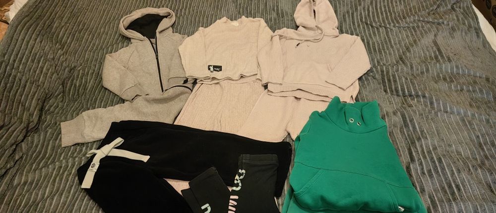 Продам детские вещи