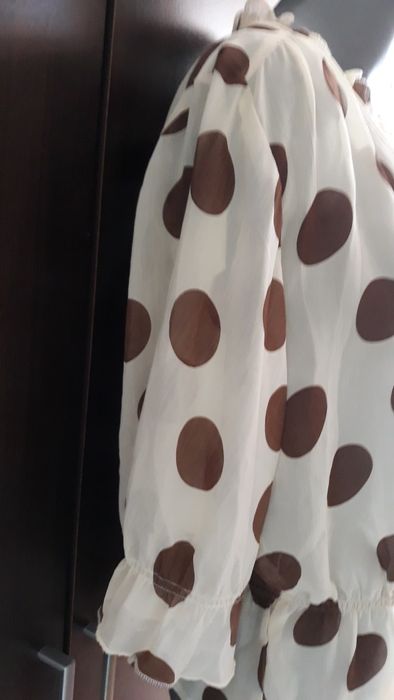 Bluza cu buline maro