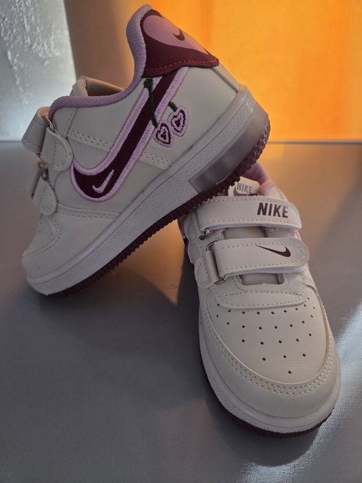 Adidasi fete - Nike