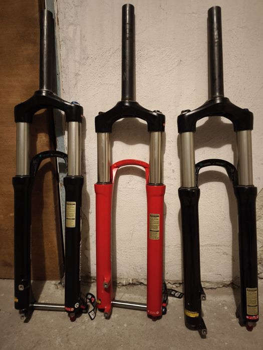 Продават се 3 броя Sr suntour Raidon.  Цената е на брой.