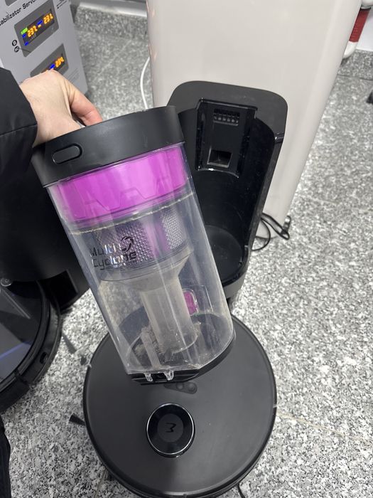 Aspirator robot Eureka E10s complet si functional