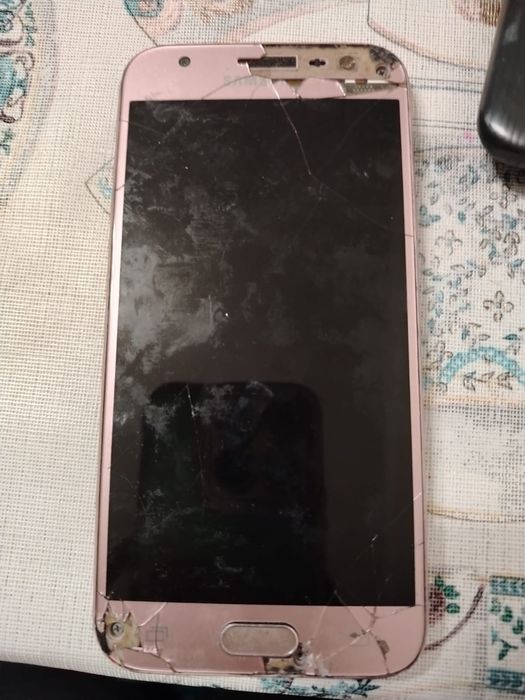 Продаю телефоны.