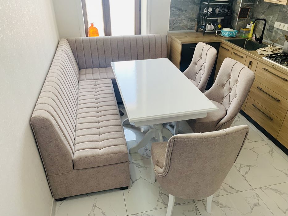 кухонный уголок. уголок в кухню. диван на кухню