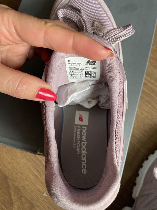 Маратонки new balance