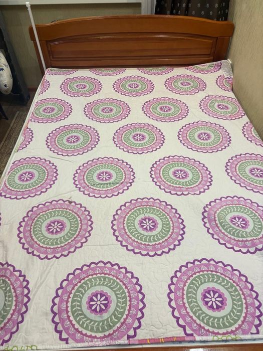 Продаю кровать с матрасом