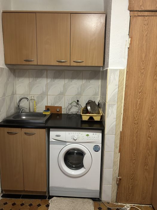 Inchiriez camera camin