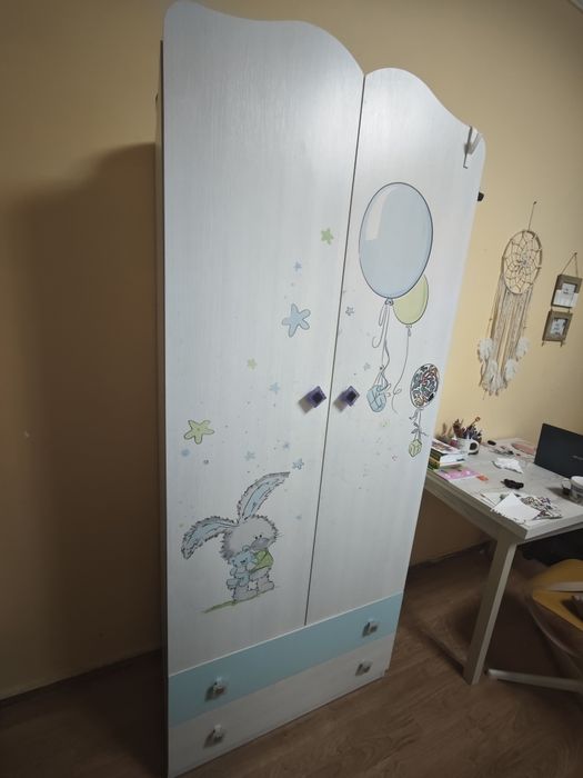 Детский шкаф с полками