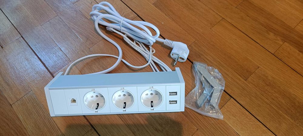 Ергономично електрическо бюро с два мотора