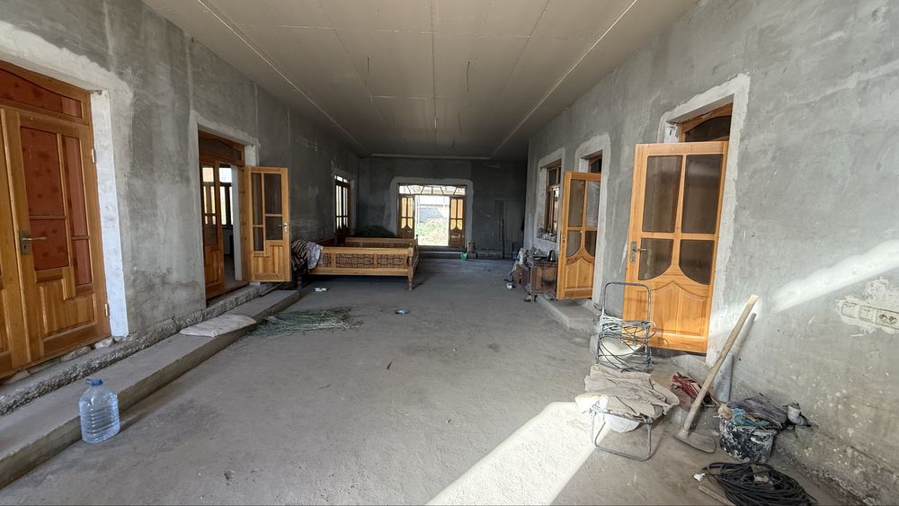 50 sotix uchaska sotiladi