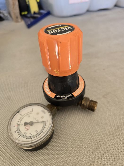 Anunț: Regulator presiune gaz propan (LPG) Victor G250-4b-BS2P – Profesional